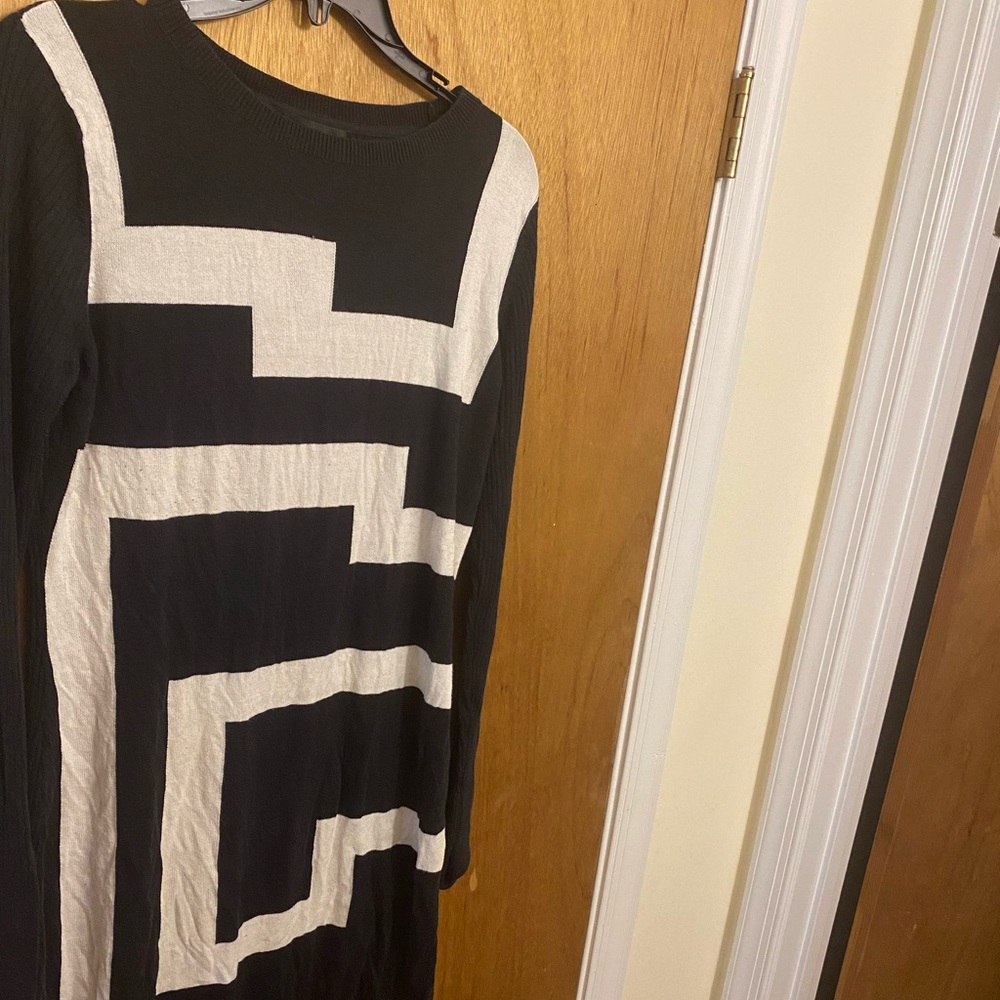 Black and White Geometric Sheath Dress